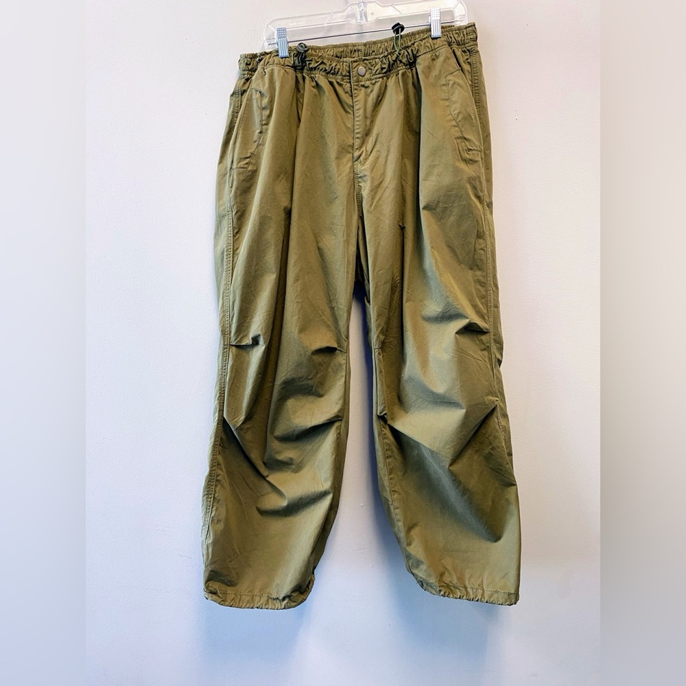 HOURS Army Green Parachute Pants—Size XXL
